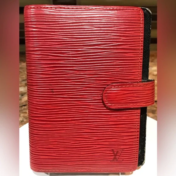 LOUIS VUITTON Epi Leather Agenda/ Notebook Cover- Red 🤩🔥❤️